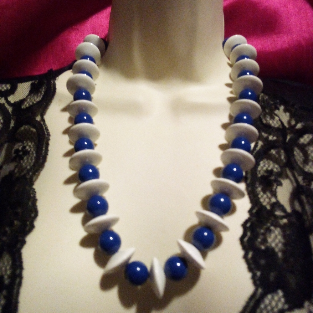 Vintage Retro Chunky Big Bead Necklace